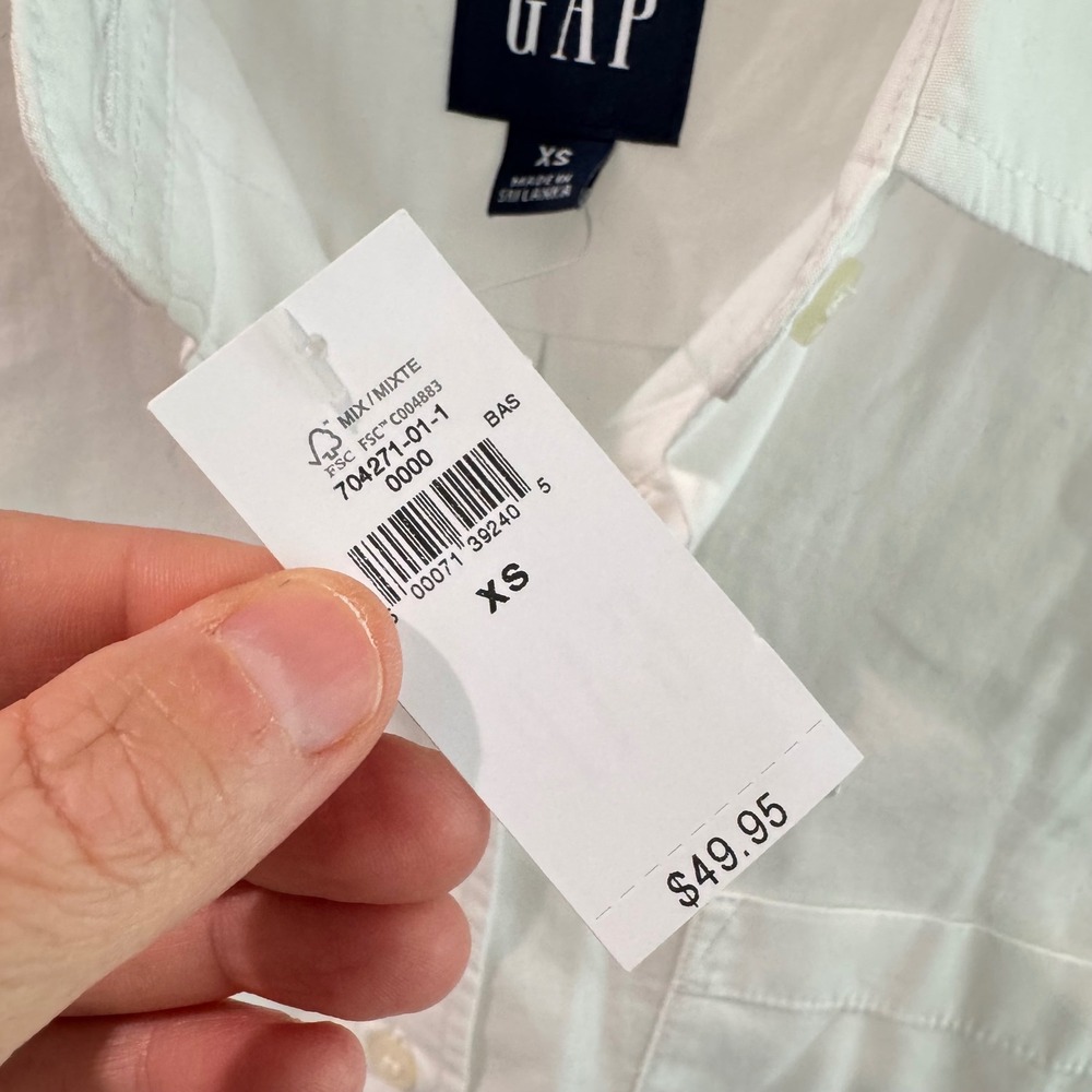 Gap Perfect Shirt Womens XS Optic White Cotton Button Down Classic NWT - Picture 2 of 6